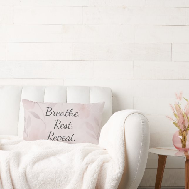 Breathe Rest Repeat Elegant Blush Pink Floral Lendenkissen (Liege)