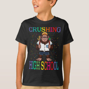 Brechen des High School-Bigfoot-T - Shirt