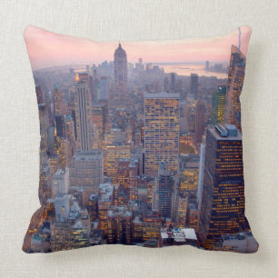 Breite Ansicht von Manhattan am Sonnenuntergang Kissen