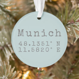 Breitengrad München und Längengrad Ornament