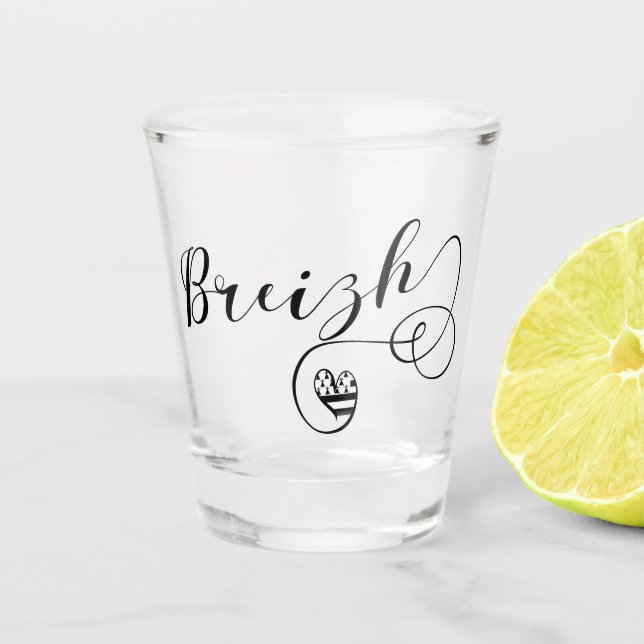 Breizh Flag in Heart, Bretagne, Breton Language Schnapsglas (Vorderseite)