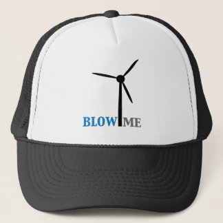 brennen Sie mich Windkraftanlage durch Truckerkappe
