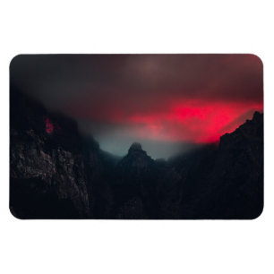 Brennende Wolken, Nebel und Berge Magnet
