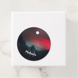 Brennende Wolken, Nebel und Berge Monogramm Geschenkanhänger