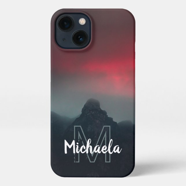 Brennende Wolken, Nebel und Berge Monogramm iPhone Hülle (Rückseite)