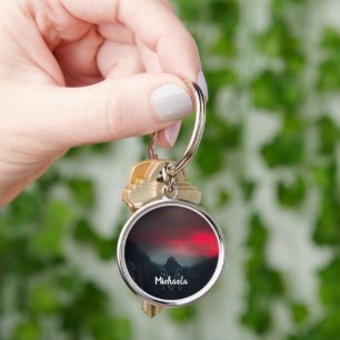 Brennende Wolken, Nebel und Berge Monogramm Schlüsselanhänger