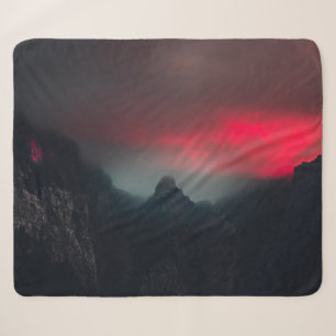 Brennende Wolken, Nebel und Berge Sherpadecke