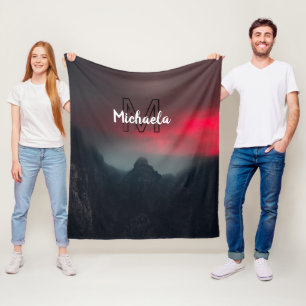 Brennende Wolken, Nebel und Monografie der Berge i Fleecedecke