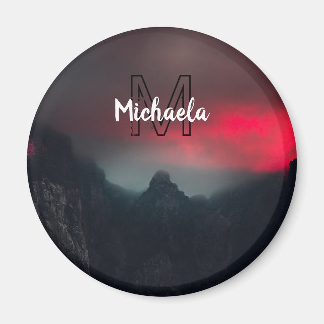 Brennende Wolken, Nebel und Monografie der Berge i Magnet (Vorne)