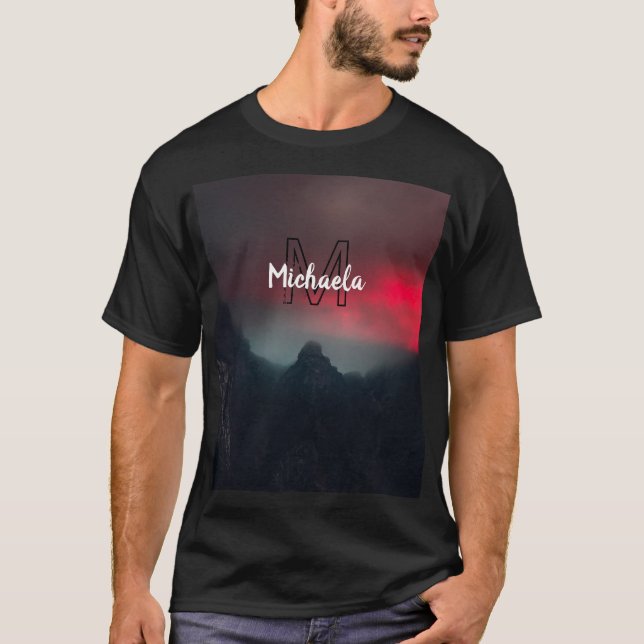 Brennende Wolken, Nebel und Monografie der Berge i T-Shirt (Vorderseite)