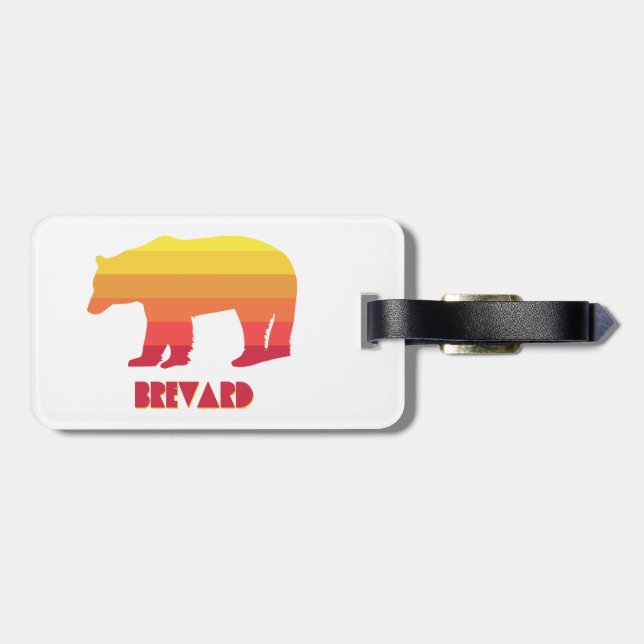 Brevard North Carolina Rainbow Bear Gepäckanhänger (Rückseite horizontal)
