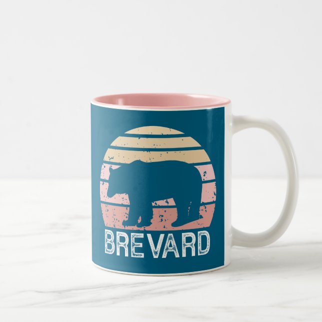 Brevard North Carolina Retro Bear Zweifarbige Tasse (Rechts)