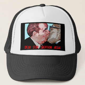 Brezhnev- u. Honecker-Kuss, Ostseiten-Galerie, Truckerkappe