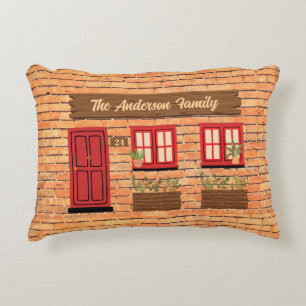 Brick House mit benutzerdefiniertem Text an der ro Dekokissen