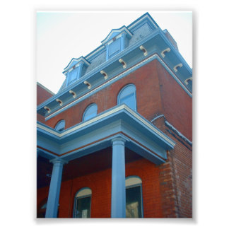 Brick Viktorianisch House mit kolonialem Blue Trim Fotodruck