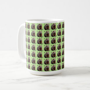 Brickwork Burrow: Eine Wombat's grüne Leinwand, Kaffeetasse