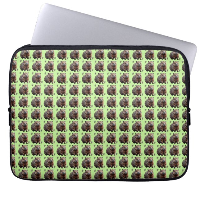 Brickwork Burrow: Eine Wombat's grüne Leinwand, Laptopschutzhülle (Vorderseite)