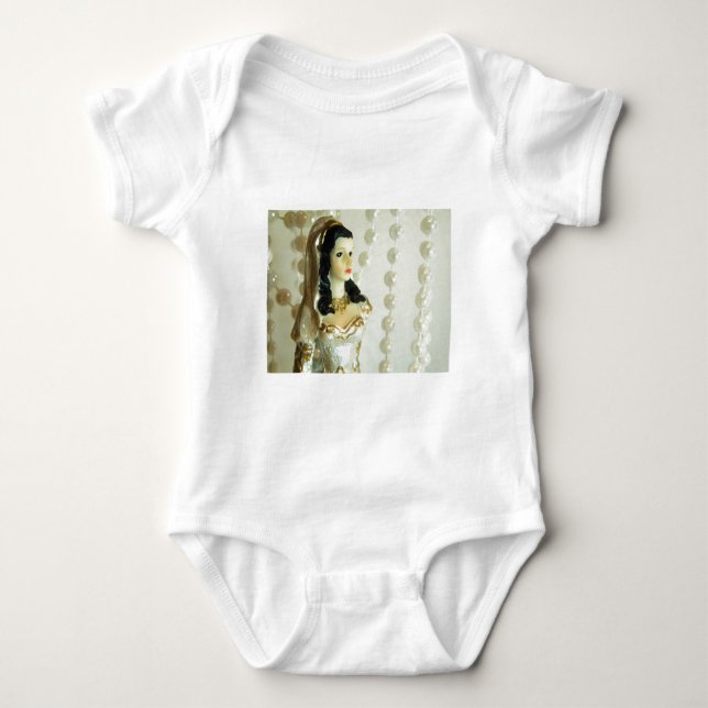 Bridal Pearls Baby Strampler (Vorderseite)