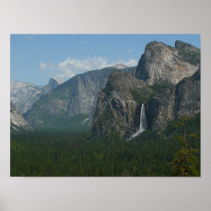 Bridalveil Falls und Halb Dome bei Yosemite Poster