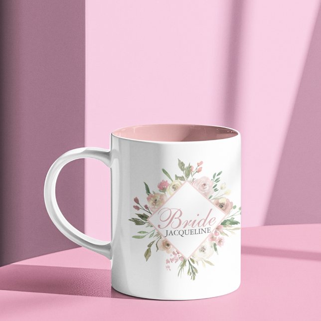 Bride Beautiful Blush Pink Floral Monogram Wedding Zweifarbige Tasse (Von Creator hochgeladen)