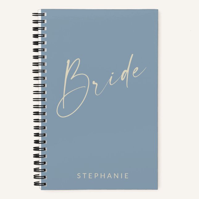 Bride Chic Minimalistisch Personalisiert Dusty Blu Notizbuch (Vorderseite)