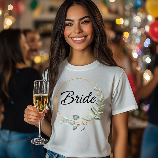 Bride - elegantes Blumendesign T-Shirt (Von Creator hochgeladen)