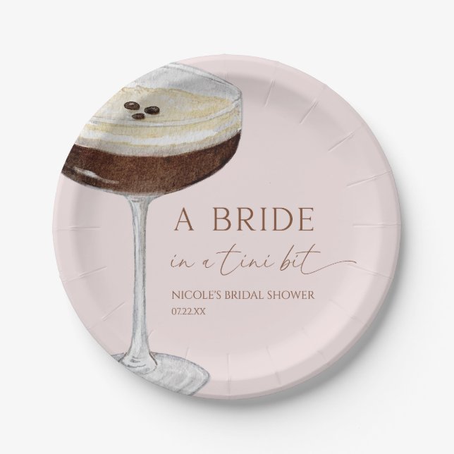 Bride In A Tini Bit Expresso Martini Bridal Shower Pappteller (Vorderseite)