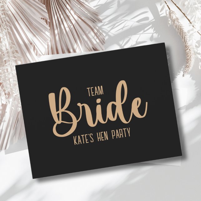 Bride Squad Bright Pink Feiertagspostkarte (Von Creator hochgeladen)