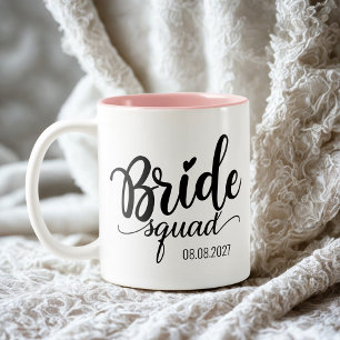 'Bride Squad' moderne schwarze Schrift individuell Zweifarbige Tasse
