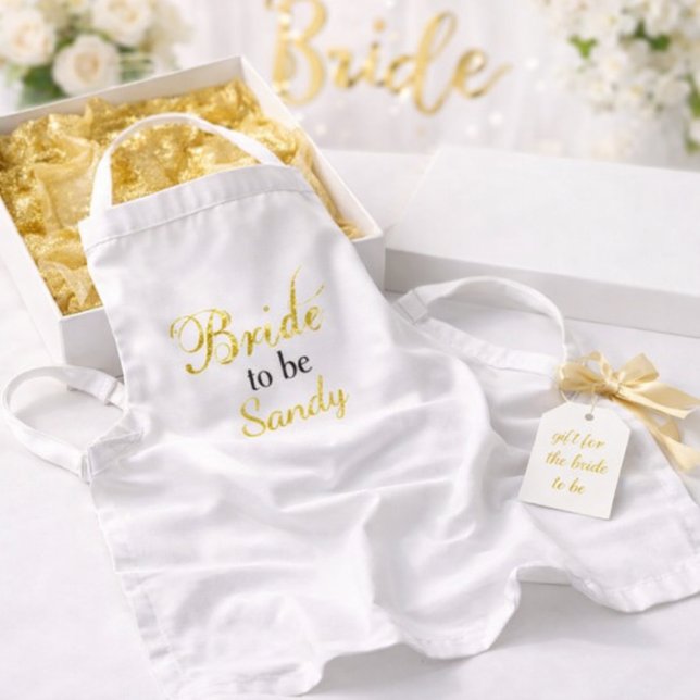 Bride to be Brautparty Gift Idea Schürze (Elegant bridal shower gift  featuring “Bride to be personalized” apron with gold ribbon and tag)
