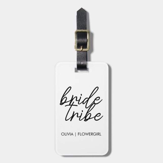 Bride Tribe | Hochzeitsblume Mädchen Moderne Gepäckanhänger (Vorderseite vertikal)
