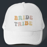 Bride Tribe Junggeselinnen-Abschied 90er Classic T Truckerkappe<br><div class="desc">Bride Stamm Junggeselinnen-Abschied 90er Classic Theme Hut. Trendige Bride-Stamm im Stil der 90er Jahre mit kühlem,  bunter Design für das gesamte BrautParty</div>