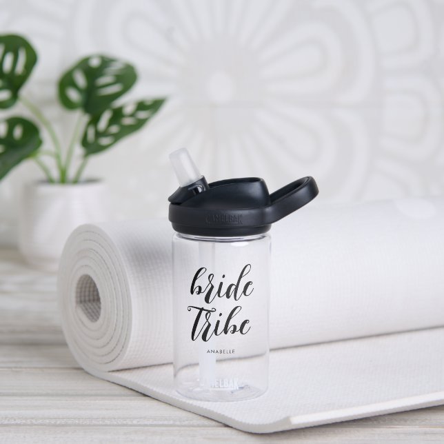 Bride Tribe Moderner Minimalistischer Junggeselinn Trinkflasche (Yoga)