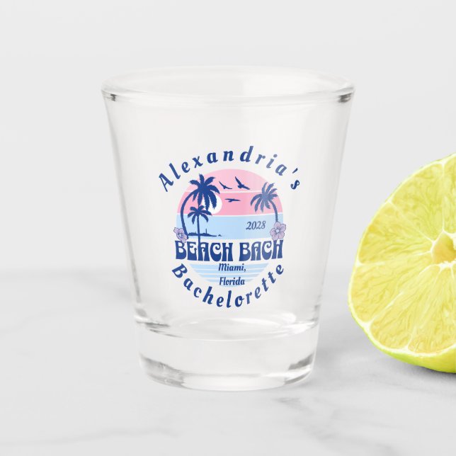 Bride's Name Bachelorette Beach Party Schnapsglas (Vorderseite)
