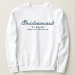 Bridesmaid Dusty Blue Junggeselinnen-Abschied Matc Sweatshirt<br><div class="desc">Einfach. Chic. Personalisiert. Diese Brautparty-Shirts sind mit eleganten Skriptschattenschriften versehen. Wählen Sie Ihren Fave fit - T - Shirt, überdimensionales Tee für einen Badeanzug oder Schlaf-Shirt, Sweatshirt oder Hoodie. Pair es mit den passenden Taschen, Tumbeln und Strandtüchern. Ideal für Brautparty-Brunches, für fertige Bilder und Bachelorette Wochenendpassungen. Dress sie auf oder...</div>