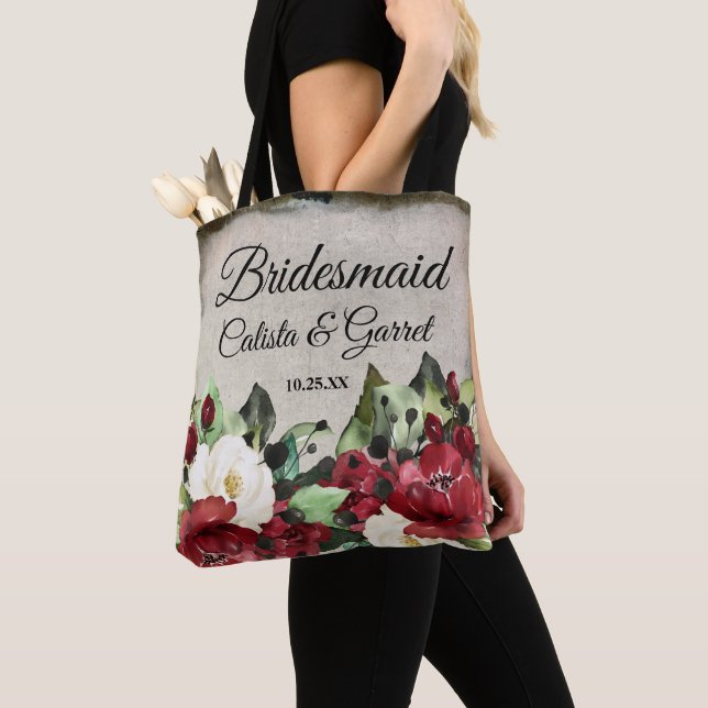 Bridesmaid | Elegante Dark Red Floral Goth Wedding (Von Nahem)
