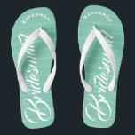 Bridesmaid-Minze oder ein Farbstreifenmuster Flip Flops<br><div class="desc">Muster für Minusstreifen - Wechseln Sie zu einer beliebigen Farbe,  indem Sie auf Anpassen klicken. Und sagen Sie alles,  was Sie gewollt haben. Machen Sie diese eine Art Flip Flops,  die Ihre Nachricht auf ihnen haben. Sei das Gerede vom Strand!</div>