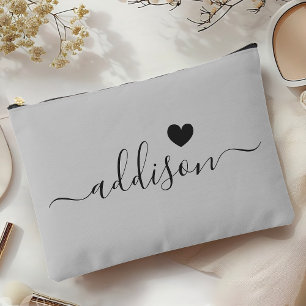 Bridesmaid Modern Script Warm Grau Herz Zubehörtasche