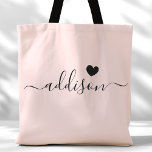 Bridesmaid Modernes Drehbuch Herz Blush Pink<br><div class="desc">Diese schicke Tasche mit Tote besticht durch einen schönen, rosafarbenen Hintergrund, der mit einem modernen Script-Schriftart und einem zarten Herzdesign geschmückt ist. Die weiche, elegante Farbe und die ausgeklügelte Typografie machen sie zu einem idealen Accessoire für Brautmädchen oder alle, die stilvolle und trendige Designs Liebe haben. Dieser Totbeutel ist ideal...</div>