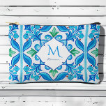 Bridesmaier gibt Aqua Blue Talavera mit Monogramm Zubehörtasche<br><div class="desc">Bridesmaids Geschenke mexikanische Talavera mit Monogramm Toilettensäcke Aqua Blue Azulejo Talavera Spanisch Mexikanische Fliesen elegante Tasche personalisierte Brautmädchen Geschenke Brautparty Favoriten,  lebendige kühnen Farben maßgeschneiderte Toilettentasche</div>