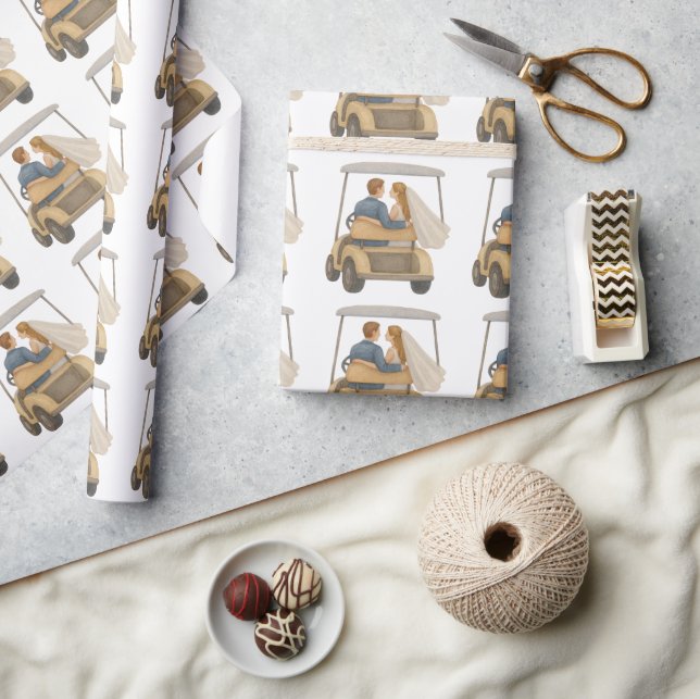 Bridge and Groom in a Golf Cart Wedding Gift Geschenkpapier (Kunsthandwerk)