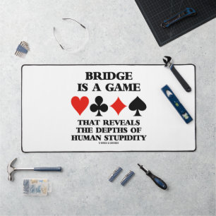 Bridge ist ein Spiel zeigt Tiefen der menschlichen Schreibtischunterlage