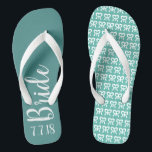 Bridge Personalisiert Wedding Türkis Flip Flops<br><div class="desc">Unsere maßgeschneiderten Braut-dreh-drehte sind mit viel Spaß für die Braut entworfen worden.  Erstellen Sie Ihre individuellen Flip Flops,  um Ihren Hochzeitstag zu begehen.  Ideal für Brautpartys,  Junggeselinnen-Abschiede und Hochzeiten am Strand!</div>