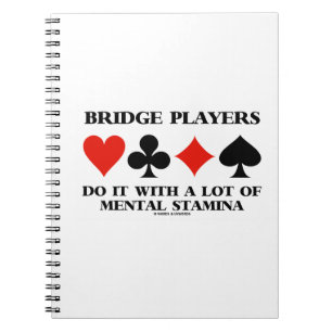 Bridge-Spieler tun es mit vieler Geistesausdauer Notizblock