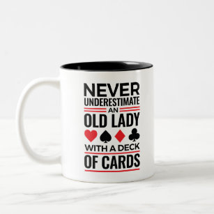 Bridge-Spieler unterschätzen Alte Lady-Karten nie Zweifarbige Tasse