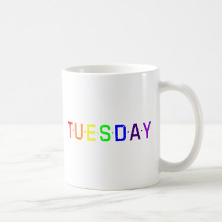 Briefgestaltung Dienstag in Regenbogenfarben Kaffeetasse