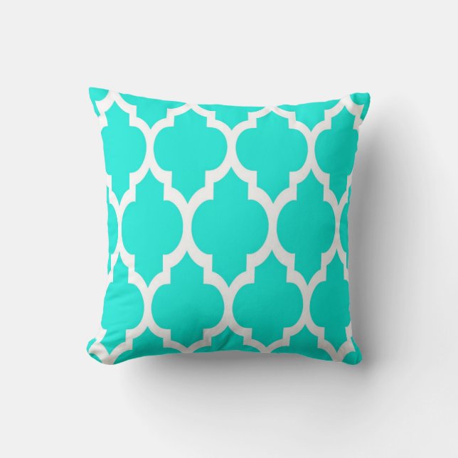 Bright Aqua White marokkanische Quatrefolienmuster Kissen (Vorderseite)