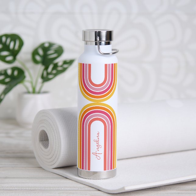 Bright Girly Rainbow Stripes Muster mit Namen Trinkflasche (Yoga)