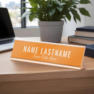Bright Orange White Schriftartes Schreibtischnamensplakette