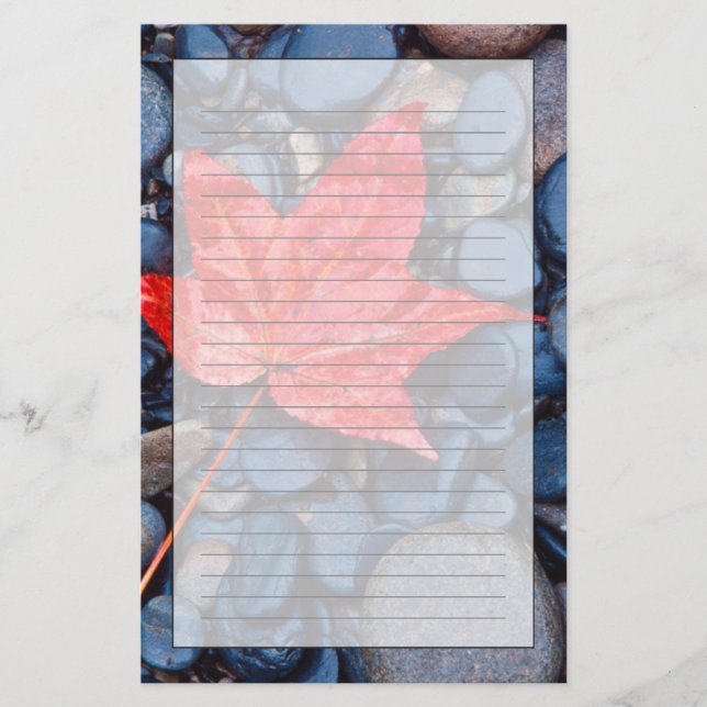 Bright Red Fall Leaf Briefpapier (Vorderseite)